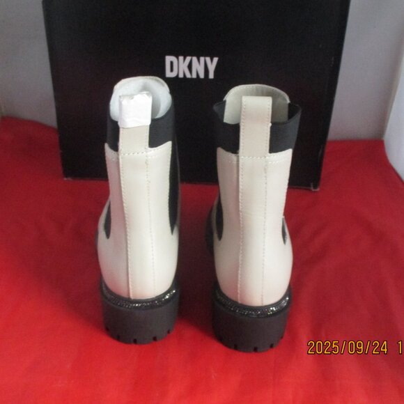 DKNY Women's Rick Slip-On Chelsea Booties $179 - US Size 5 - Vanilla - 1364 - Picture 7 of 9